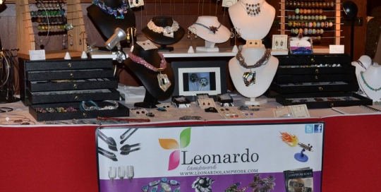 Leonardo Lampwork Medium Vinyl Banner